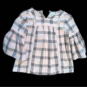 Crown & Ivy Girls Peach/black top. Size Medium.